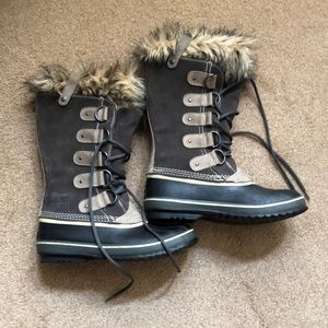 EUC Sorel Joan or Arc winter and rain boots